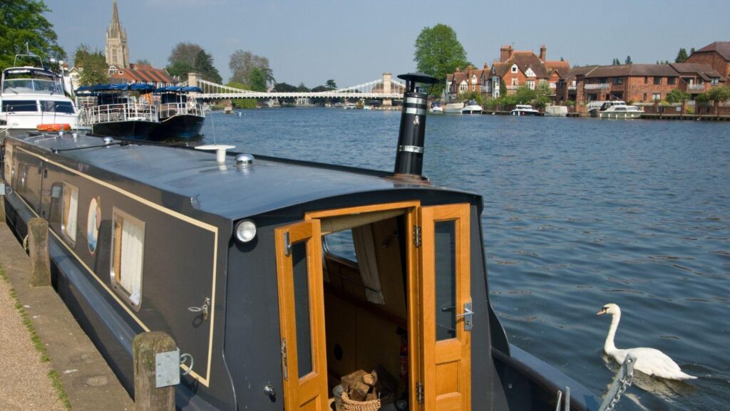 uk narrowboat holiday, narrowboat hire uk, canal boat vacation uk, uk boating holiday, narrowboat rentals england, uk canal cruise, british narrowboat experience, narrowboat holiday packages, inland waterway holidays uk, explore uk waterways